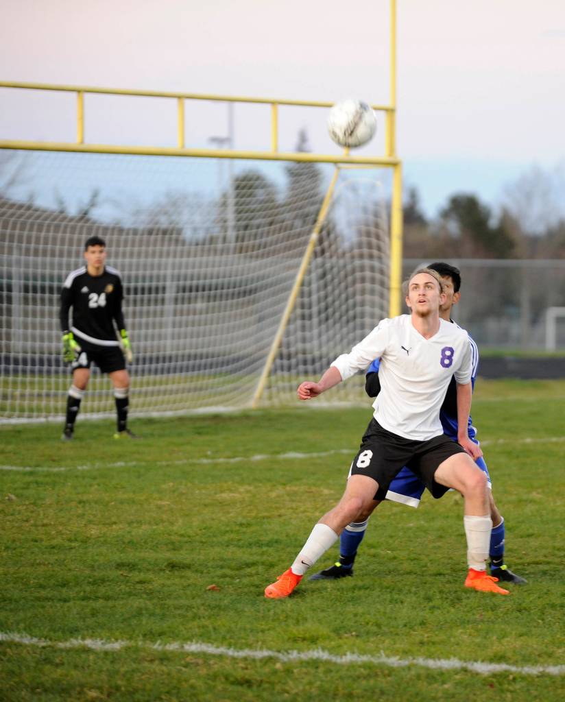 Boys soccer: Wolves overwhelm Olympic, tie Fife
