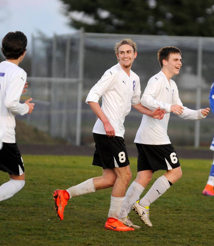 Boys soccer: Wolves overwhelm Olympic, tie Fife