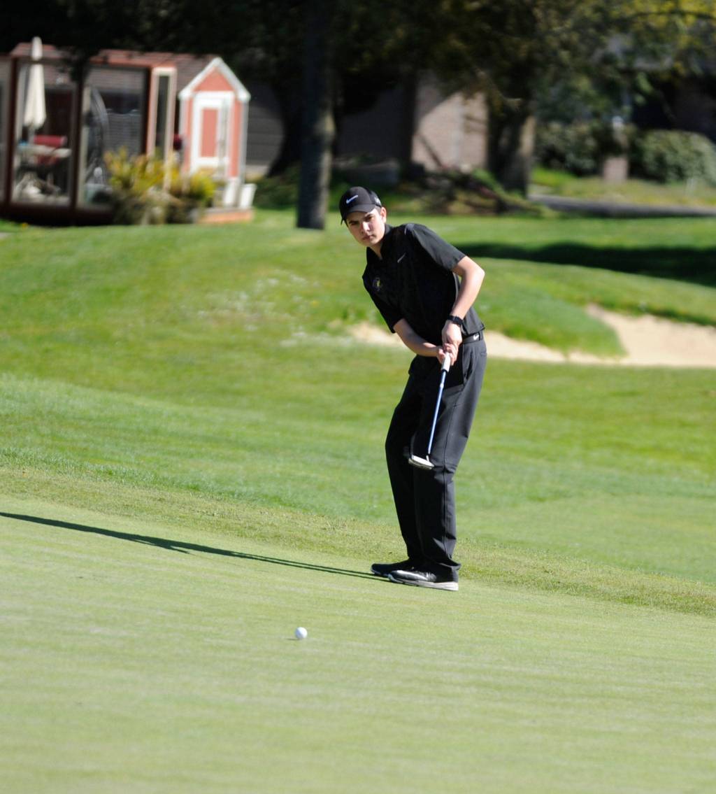 To start the season, sophomore Blake Wiker returns to a boys squad as the varsity team&rsquo;s No. 2. He currently plays between freshmen Paul Jacobsen and Andrew Van der Berg.