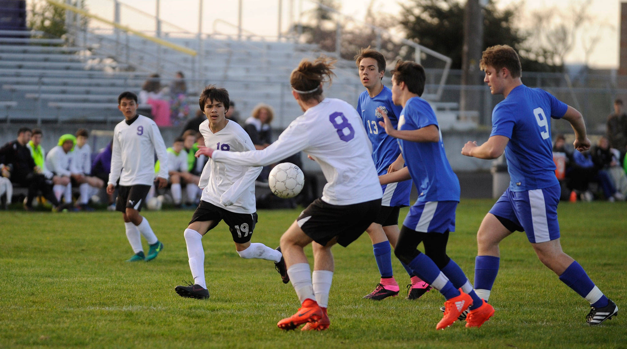Boys soccer: Wolves shut out Bulldogs