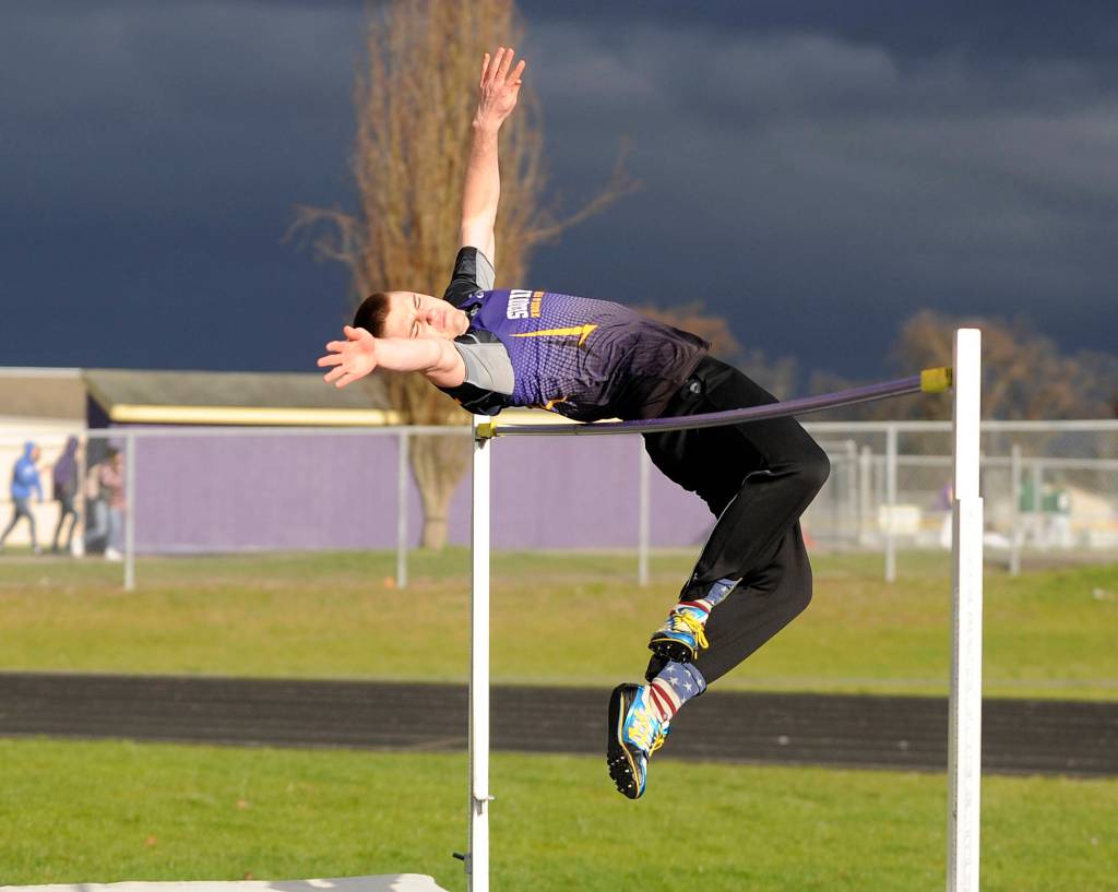 Track and Field: Sequim boys earn a sweep, Bremerton edges SHS girls