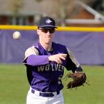 Baseball: Velarde’s clutch hit nets Wolves a win