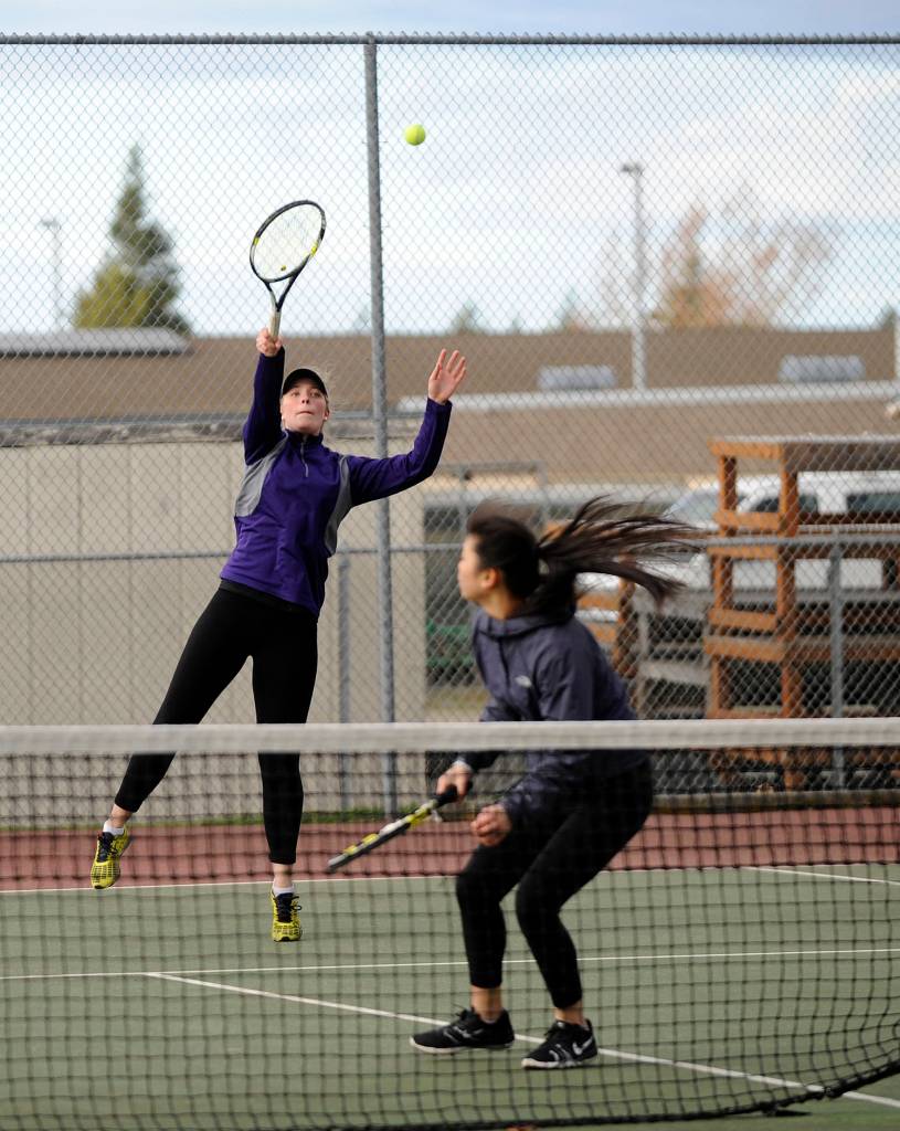 Girls tennis: Sequim improves to 3-2, knocks off Klahowya