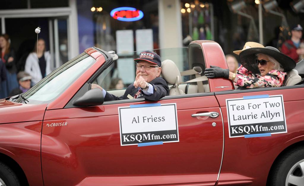 Big smiles despite dark skies at Irrigation Festival SLIDESHOW