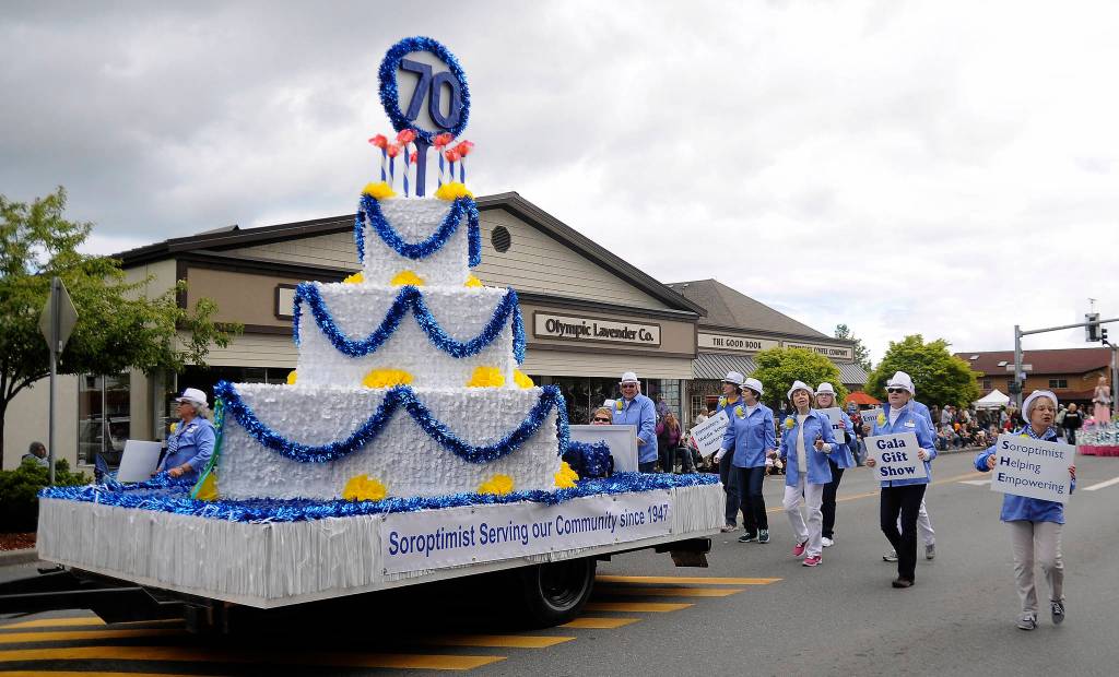 Big smiles despite dark skies at Irrigation Festival SLIDESHOW