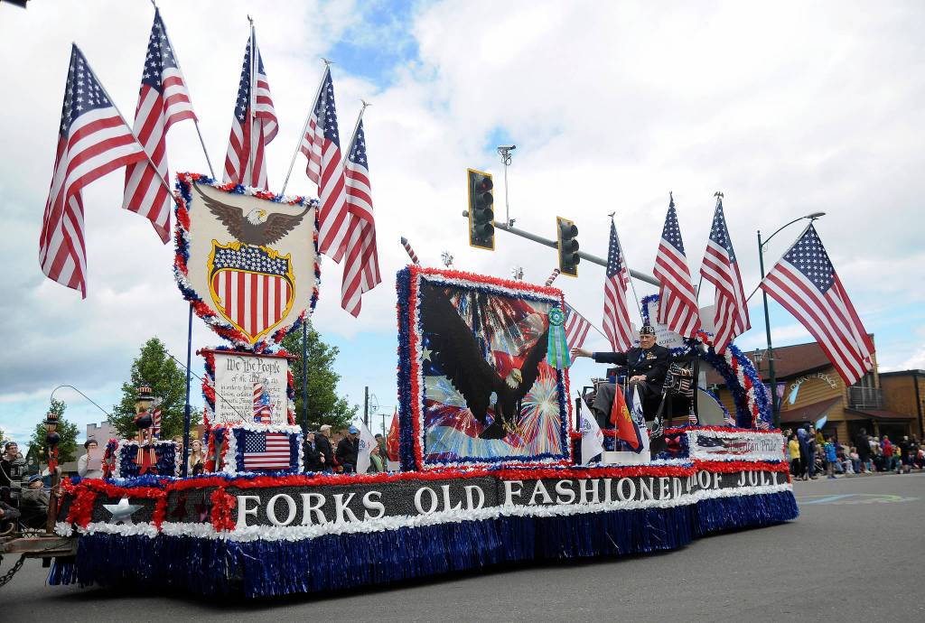 Big smiles despite dark skies at Irrigation Festival SLIDESHOW