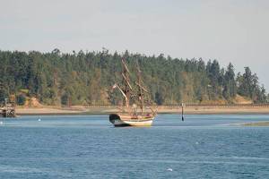 Lady Washington runs aground in Sequim Bay