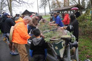 Forks hosts native canoe ‘gifting’