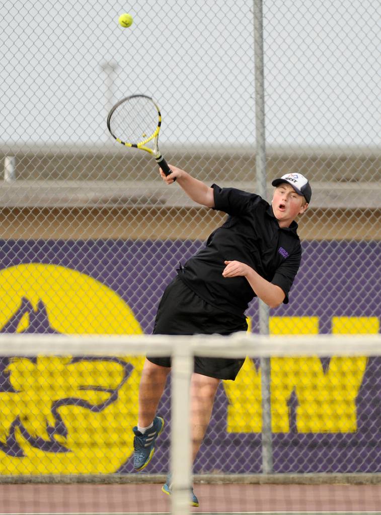 Boys tennis: Wolves batter Bulldogs, 7-0