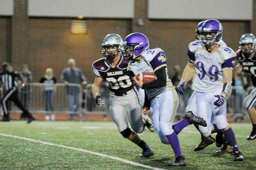 Sequim running back Hayden Gresli rushes for a touchdown in the second quarter, the Wolves&rsquo; lone score in a loss at Montesano on Sept. 8. Sequim Gazette photo by Michael Dashiell