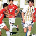 Men’s soccer: Peninsula powers past Everett, Skagit Valley