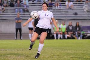 Girls soccer: Wolves’ win streak at three