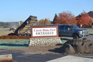 New entrance opens at Carrie Blake Park