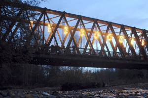Bridge-lighting ushers in the holidays
