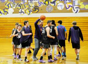Boys basketball: Sequim’s Wolves seek return to winning ways