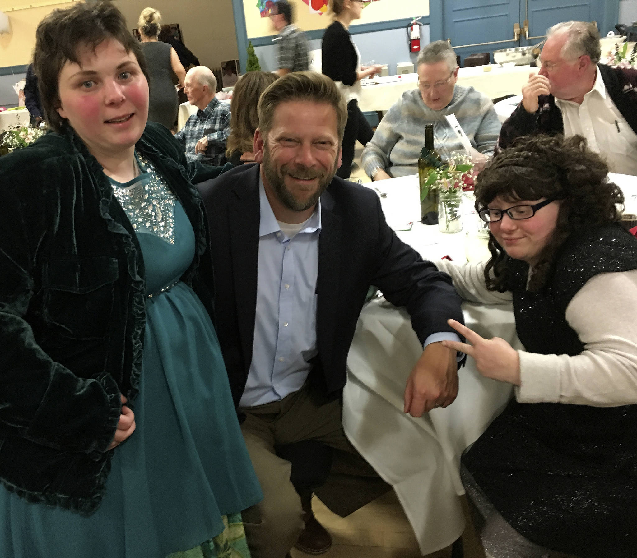 Clallam Mosaic gala raises nearly $28K