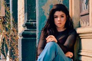 SHS senior pursues photography dream capturing peninsula youths one photo at a time