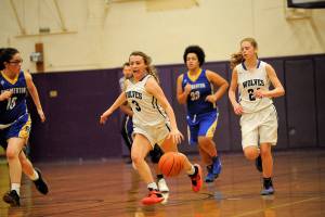 Girls Basketball: Wolves still in playoff picture