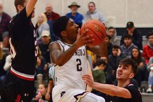 Men’s basketball: Pirates edge Bulldogs in key NWAC North Region battle