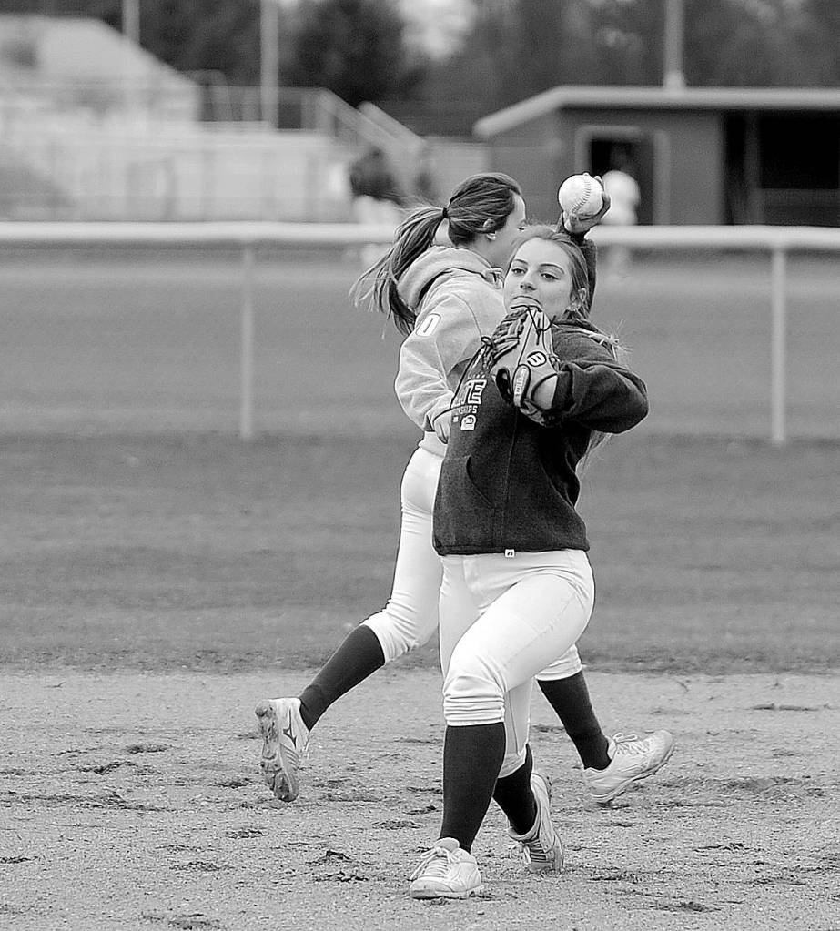 Spring sports preview: Revamped lineup looks to take Sequim fastpitch back to state