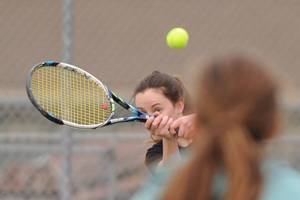 Spring Sports Preview/Girls Tennis: Freshmen bolster competitive Wolves squad