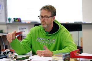 Sequim High teacher Jon Eekhoff sustains injuries from fall
