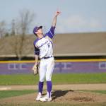 Baseball: Wolves topple Vikings in upset
