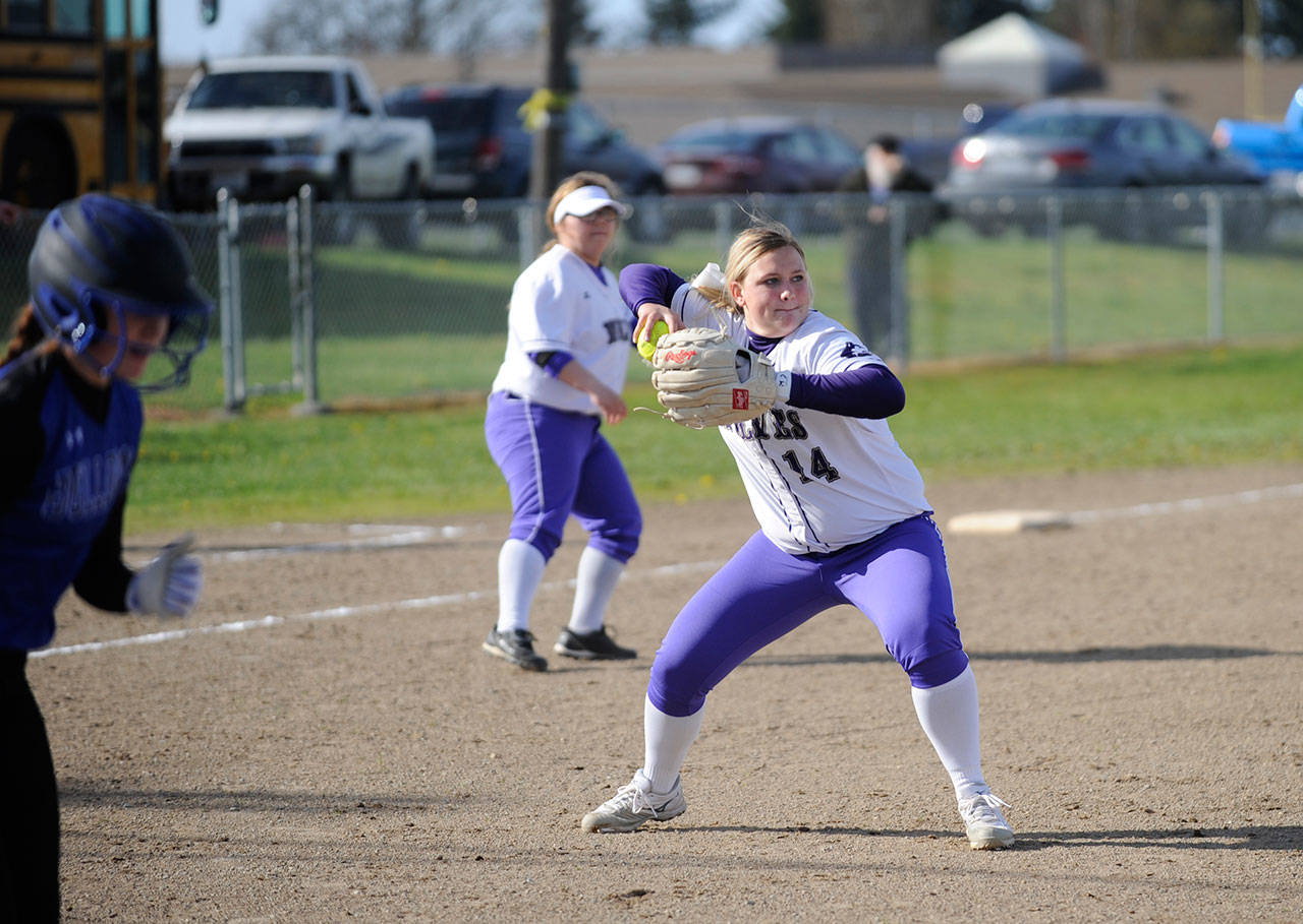 Fastpitch: Wolves batters Bulldogs, fall to Vikings