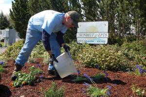 Volunteers create another ‘Beautiful Day’