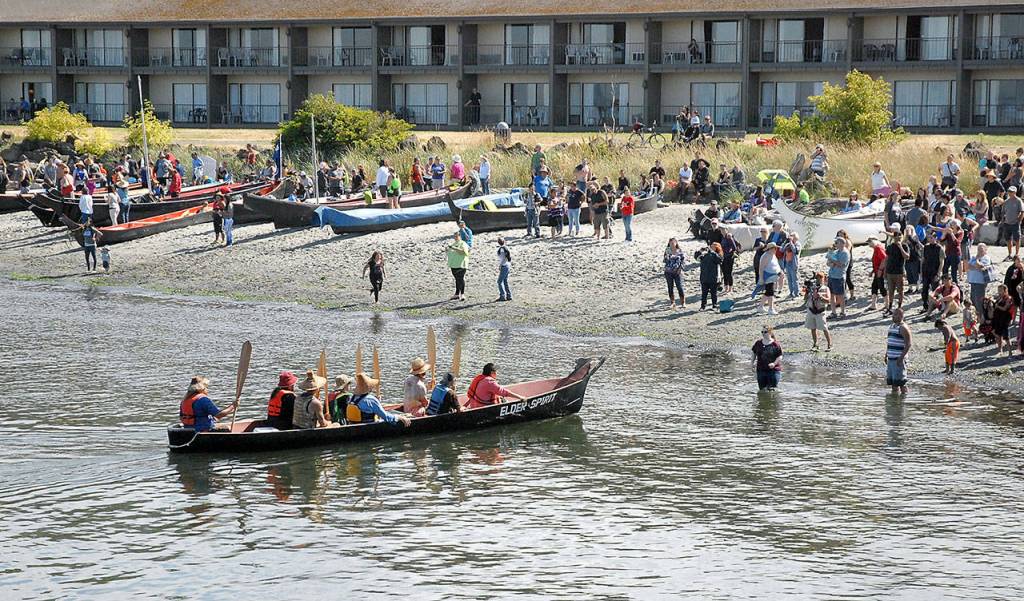 Canoes welcomed at Hollywood Beach during Paddle to Puyallup