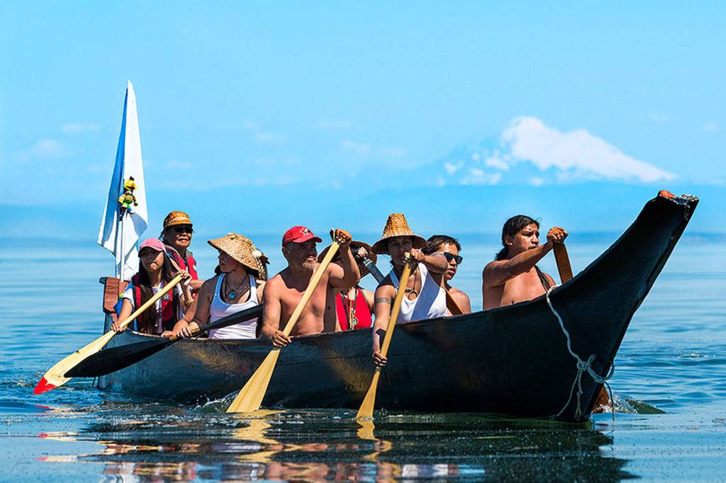 Canoes welcomed at Hollywood Beach during Paddle to Puyallup