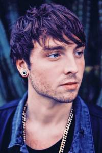 Stromberg sings for homeless awareness