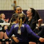 Volleyball: Wolves rout Riders in three sets