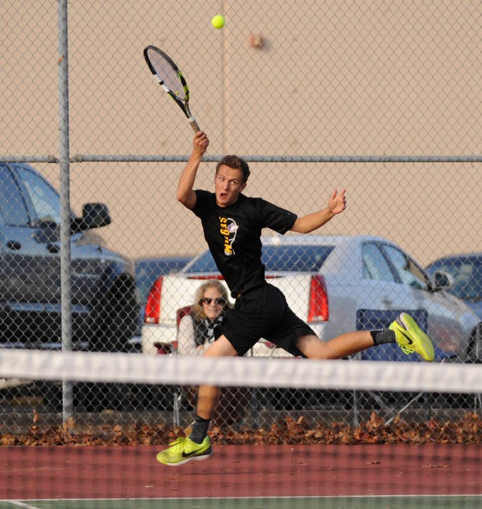 Boys tennis: SHS edges Bremerton with doubles sweep