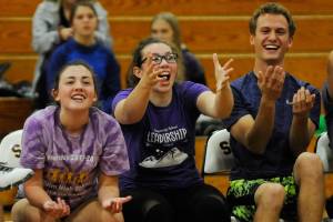 SHS seniors, staff volley for fundraiser