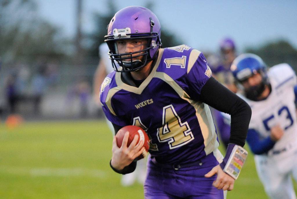 Prep sports: Cowan (MVP) leads Wolves’ fall season honors