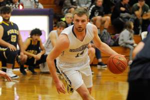 Boys basketball: Sequim tops Bucs, Bulldogs in league openers