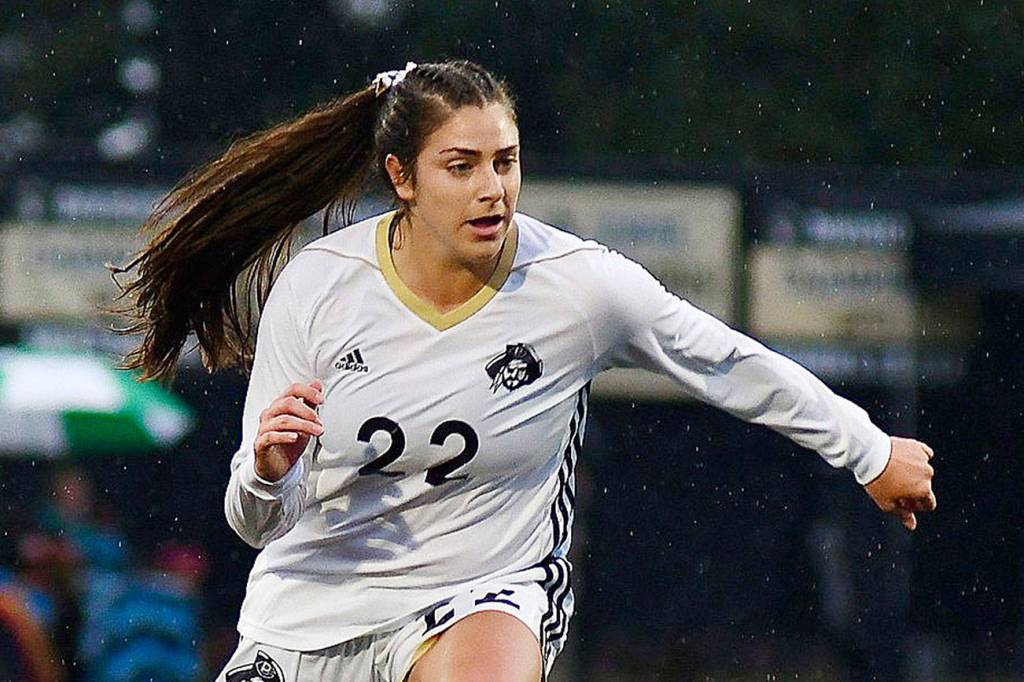 Women’s soccer: Guzman, Watson earn All-American honors