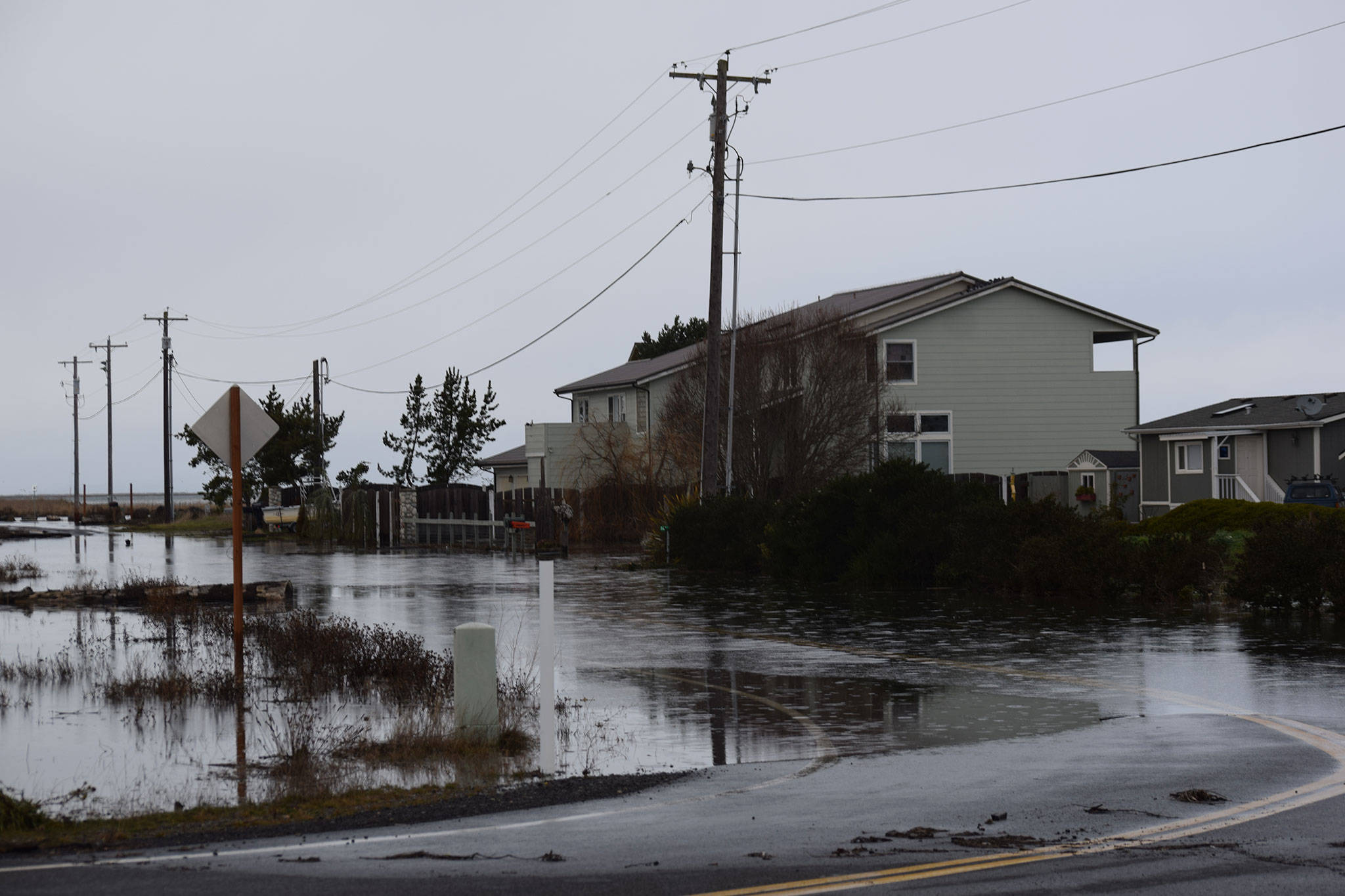 High tides, storm surge cause flooding around 3 Crabs