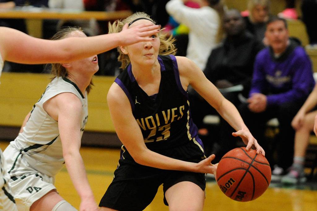 Girls basketball: Wolves beat Bucs, fall to PA