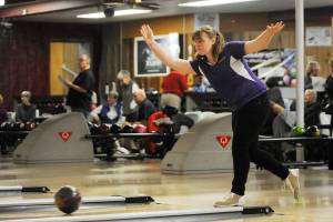 Bowling: Four Wolves earn district tourney berths