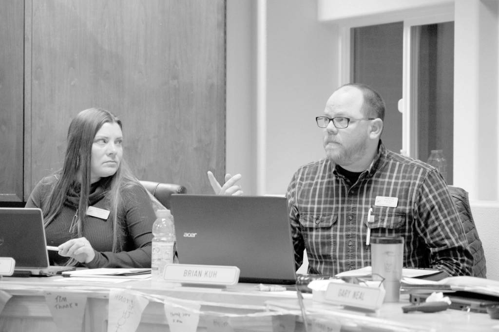 Carlsborg gas station draws concern from school board