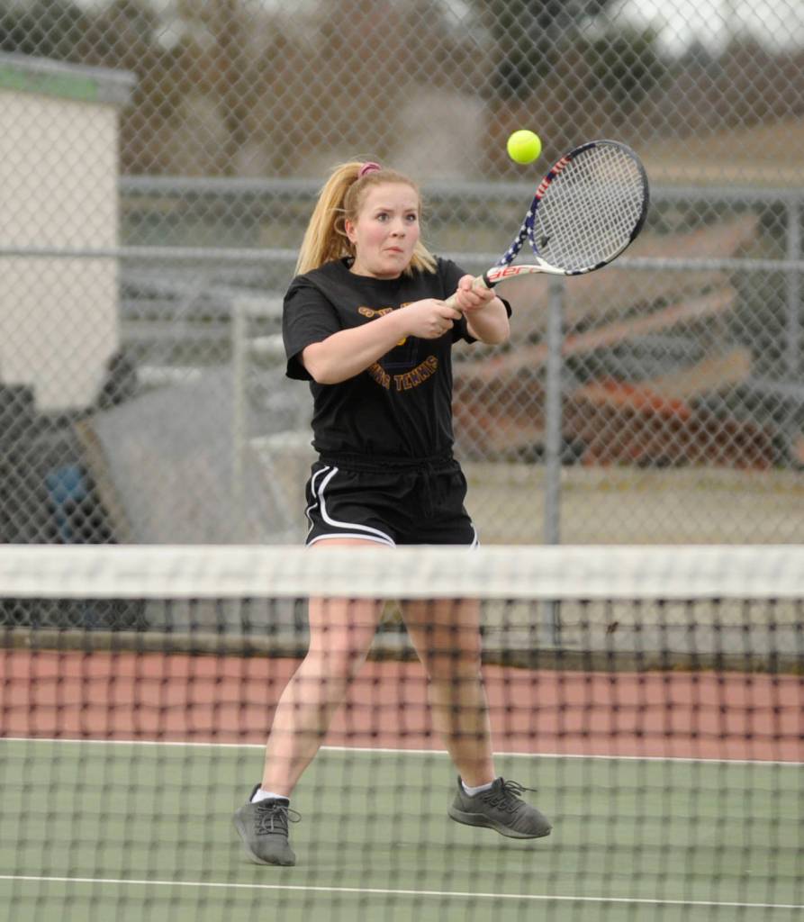 Girls tennis: Sequim sweeps Riders, Eagles