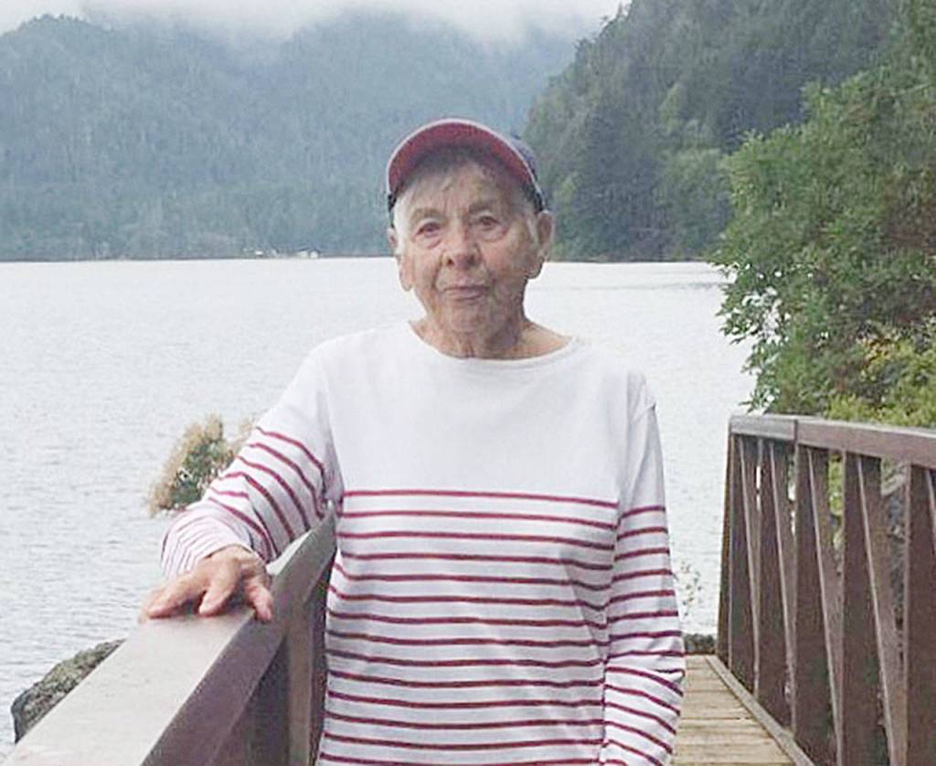 Milestone: Senz, longtime PEO member, turns 90