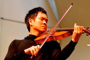 Former Sequim native, well-traveled violist returns to play with Port Angeles Symphony