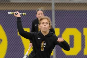 Girls tennis: Wolves beat Bulldogs to cap undefeated season (16-0)