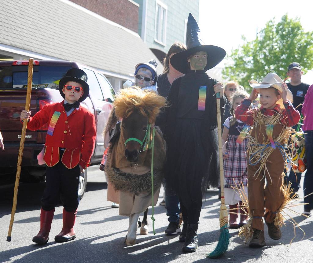 Irrigation Festival’s Kid Parade shows there’s ‘No Place Like Home’