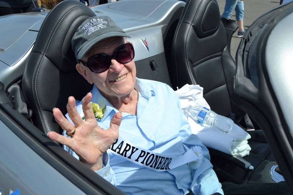 Honorary Irrigation Festival Pioneer Ron Newton was all smiles during the Grand Parade. Sequim Gazette photo by Matthew Nash