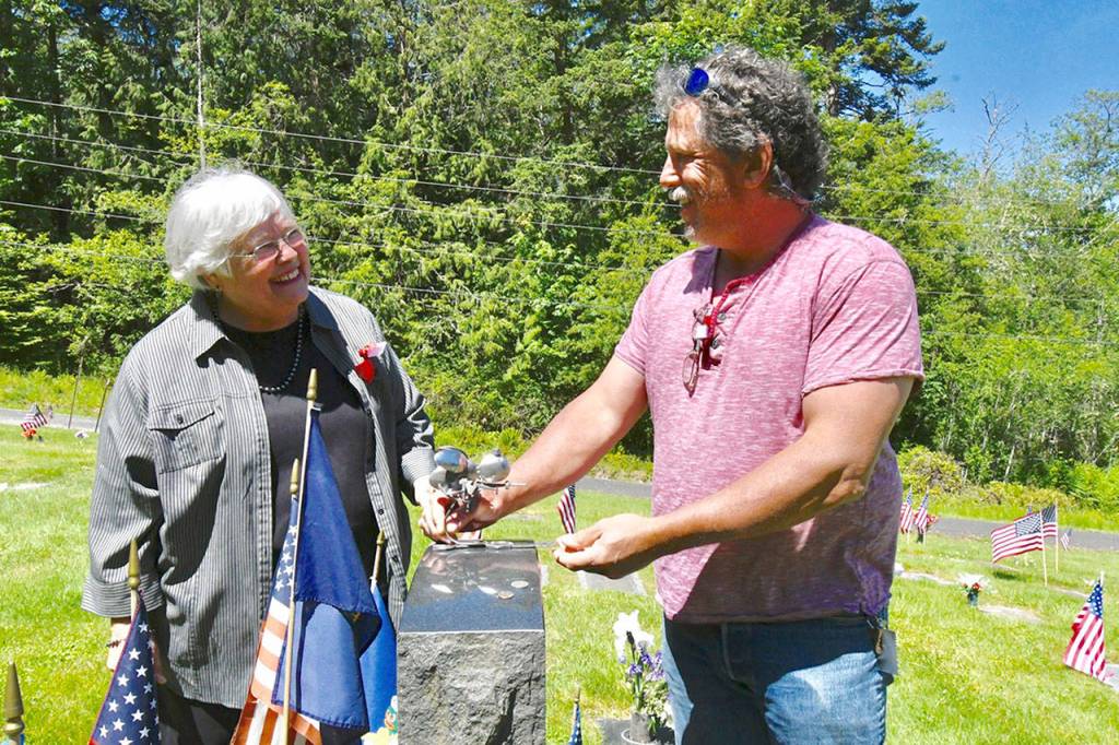 Star-spangled ceremony: Peninsula residents honor the fallen on Memorial Day