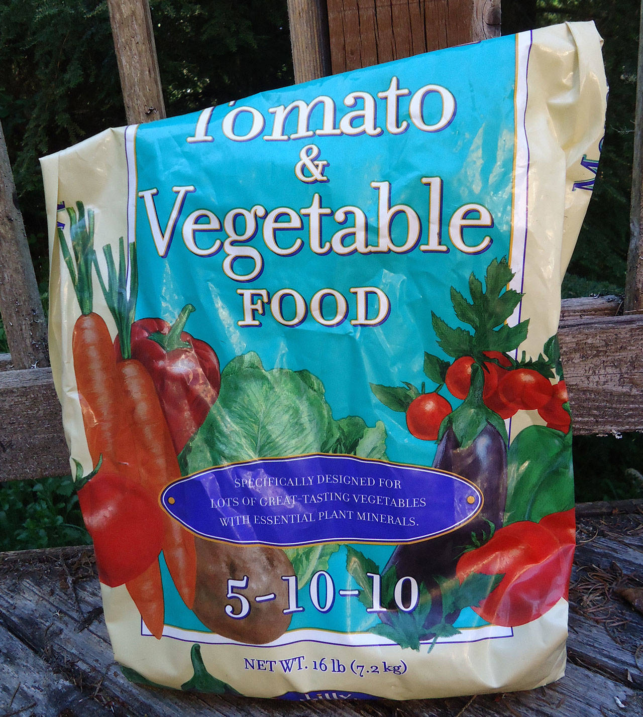 All commercial fertilizers, chemical or organic, list the percent of nitrogen, phosphorus and potassium (N-P-K) by weight on the container. Select fertilizers based on soil test results and nutrients needed by your plants at certain points in their life cycles. Photo courtesy of Clallam County Master Gardeners